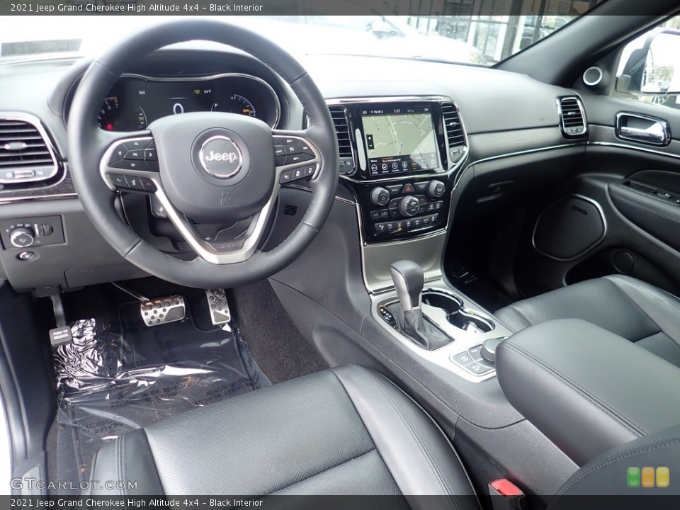 Black Interior Dashboard for the 2021 Jeep Grand Cherokee High Altitude 4x4 #144087683