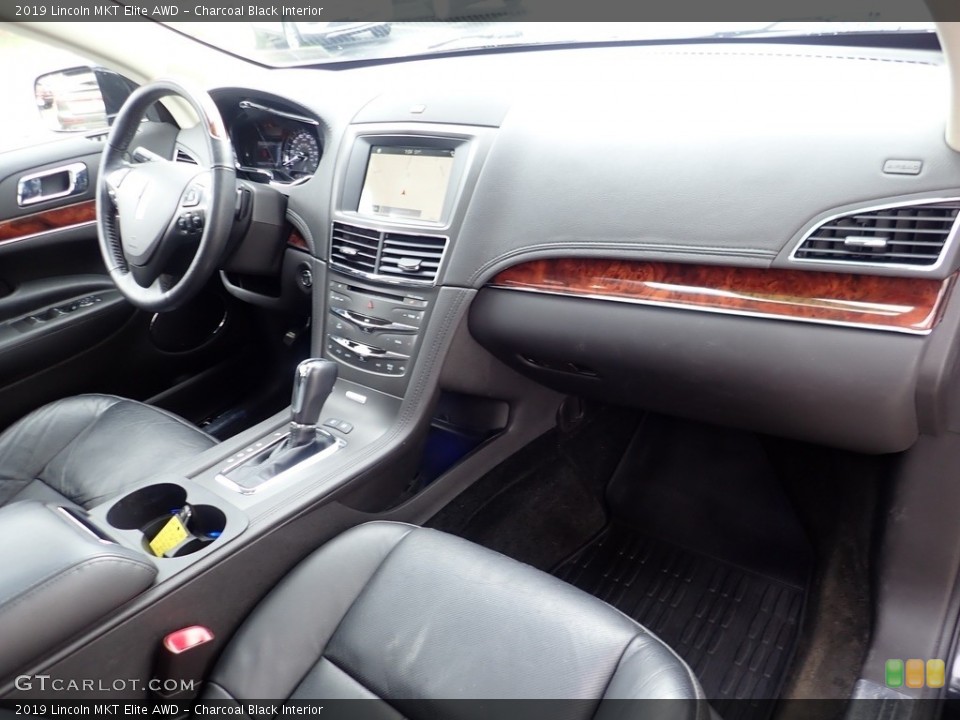 Charcoal Black Interior Dashboard for the 2019 Lincoln MKT Elite AWD #144088376
