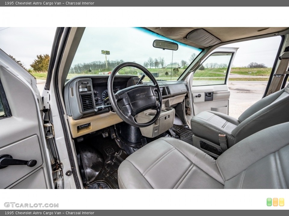 Charcoal Interior Photo for the 1995 Chevrolet Astro Cargo Van #144101573