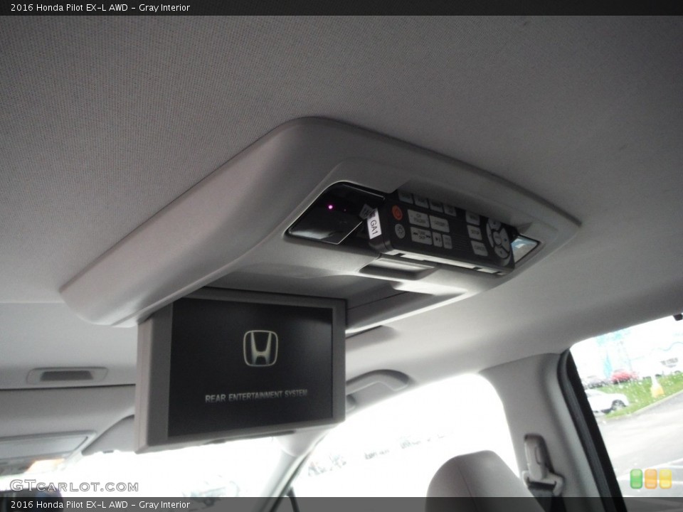 Gray Interior Entertainment System for the 2016 Honda Pilot EX-L AWD #144112375