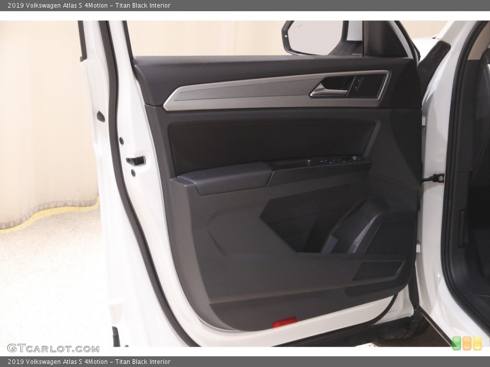 Titan Black Interior Door Panel for the 2019 Volkswagen Atlas S 4Motion #144116905