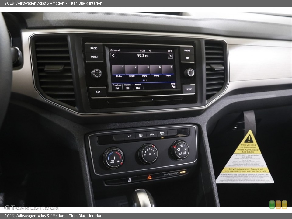 Titan Black Interior Controls for the 2019 Volkswagen Atlas S 4Motion #144116998