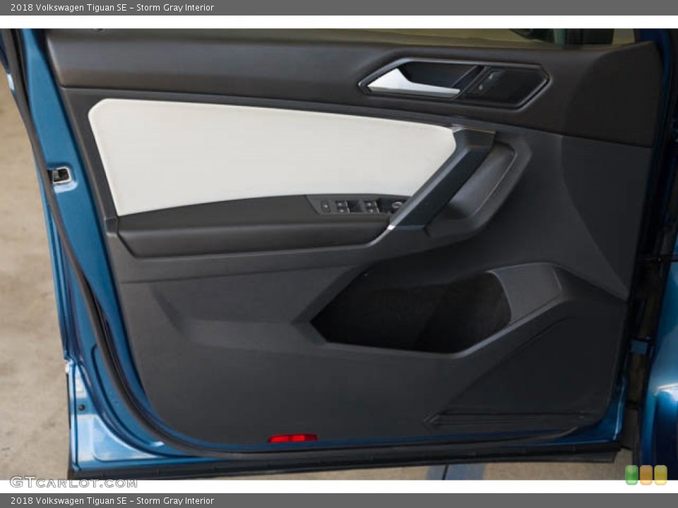 Storm Gray Interior Door Panel for the 2018 Volkswagen Tiguan SE #144127304