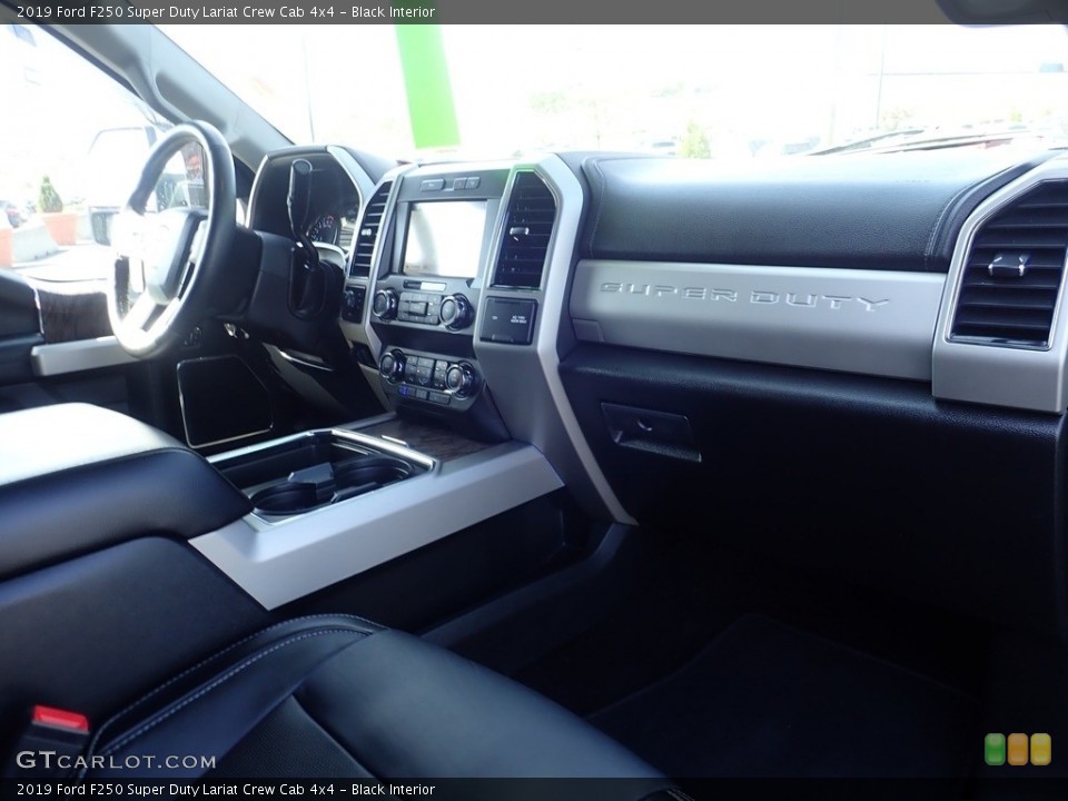 Black Interior Dashboard for the 2019 Ford F250 Super Duty Lariat Crew Cab 4x4 #144145251
