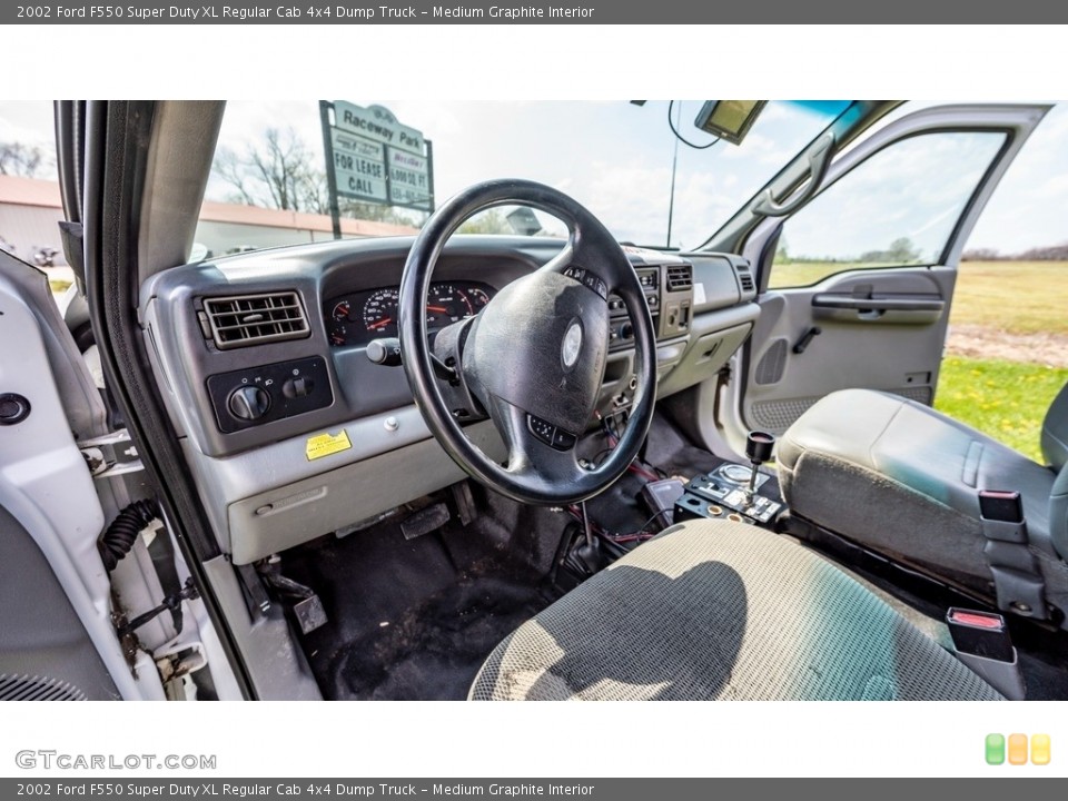 Medium Graphite Interior Photo for the 2002 Ford F550 Super Duty XL Regular Cab 4x4 Dump Truck #144146952