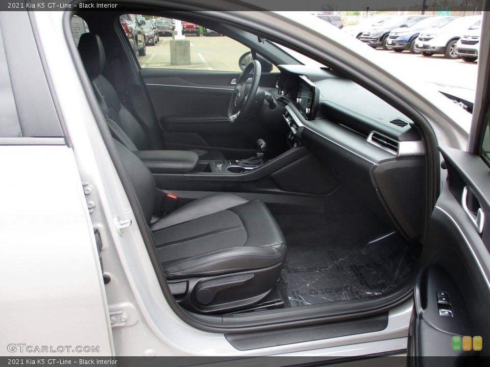 Black Interior Front Seat for the 2021 Kia K5 GT-Line #144152302