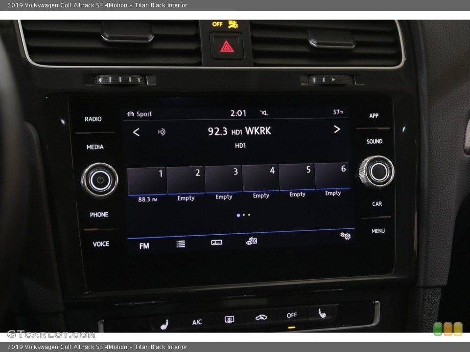 Titan Black Interior Controls for the 2019 Volkswagen Golf Alltrack SE 4Motion #144160521