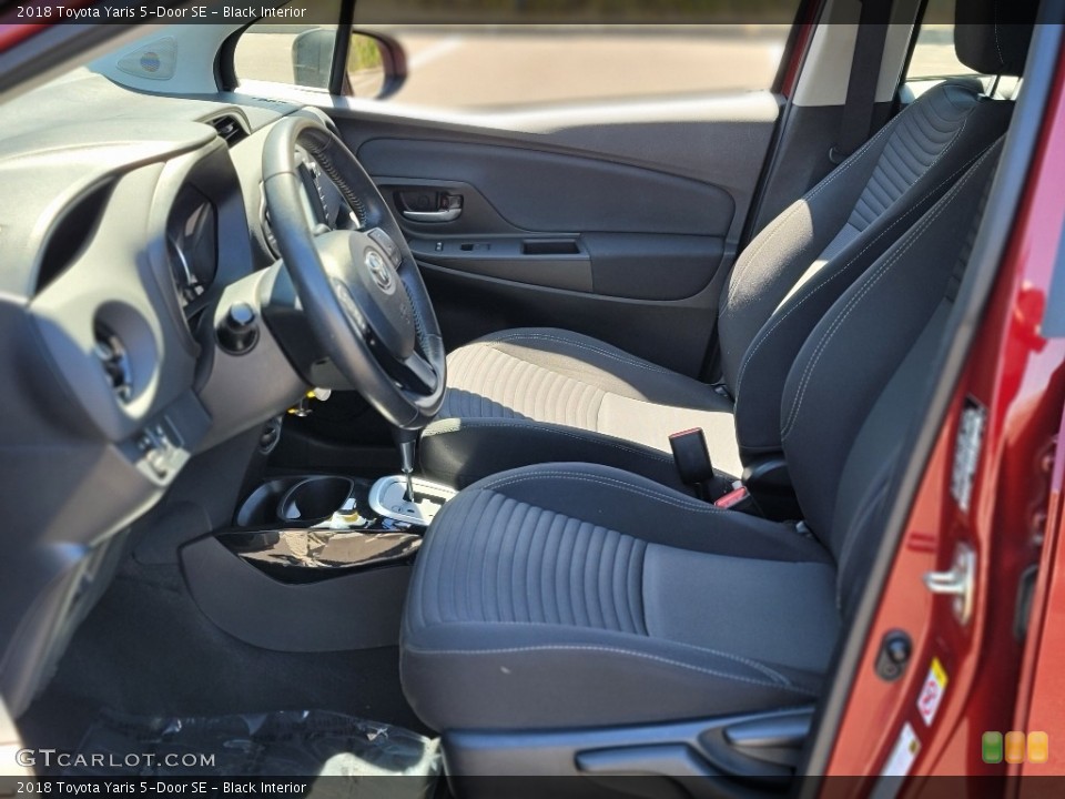 Black Interior Photo for the 2018 Toyota Yaris 5-Door SE #144173803