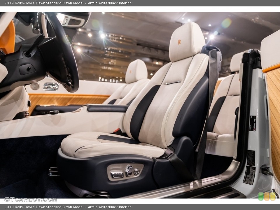 Arctic White/Black Interior Photo for the 2019 Rolls-Royce Dawn  #144192159