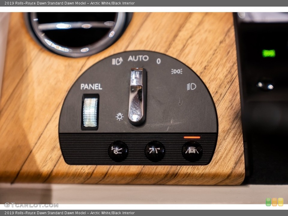 Arctic White/Black Interior Controls for the 2019 Rolls-Royce Dawn  #144192861