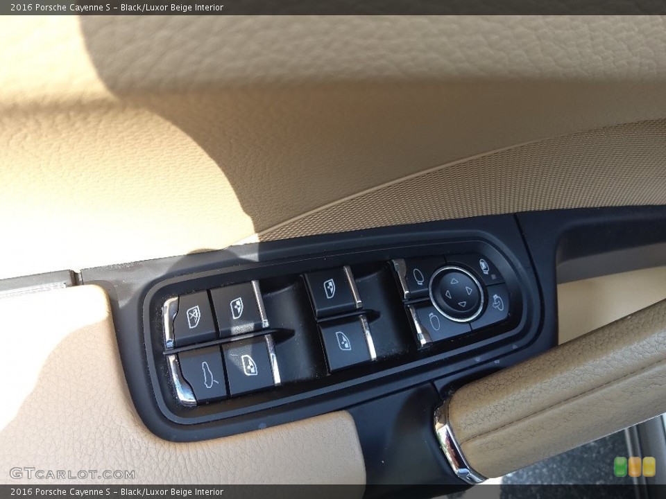 Black/Luxor Beige Interior Controls for the 2016 Porsche Cayenne S #144197328