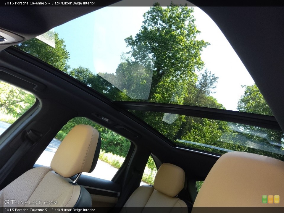 Black/Luxor Beige Interior Sunroof for the 2016 Porsche Cayenne S #144197760