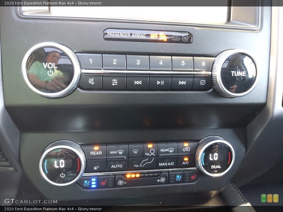 Ebony Interior Controls for the 2020 Ford Expedition Platinum Max 4x4 #144198627