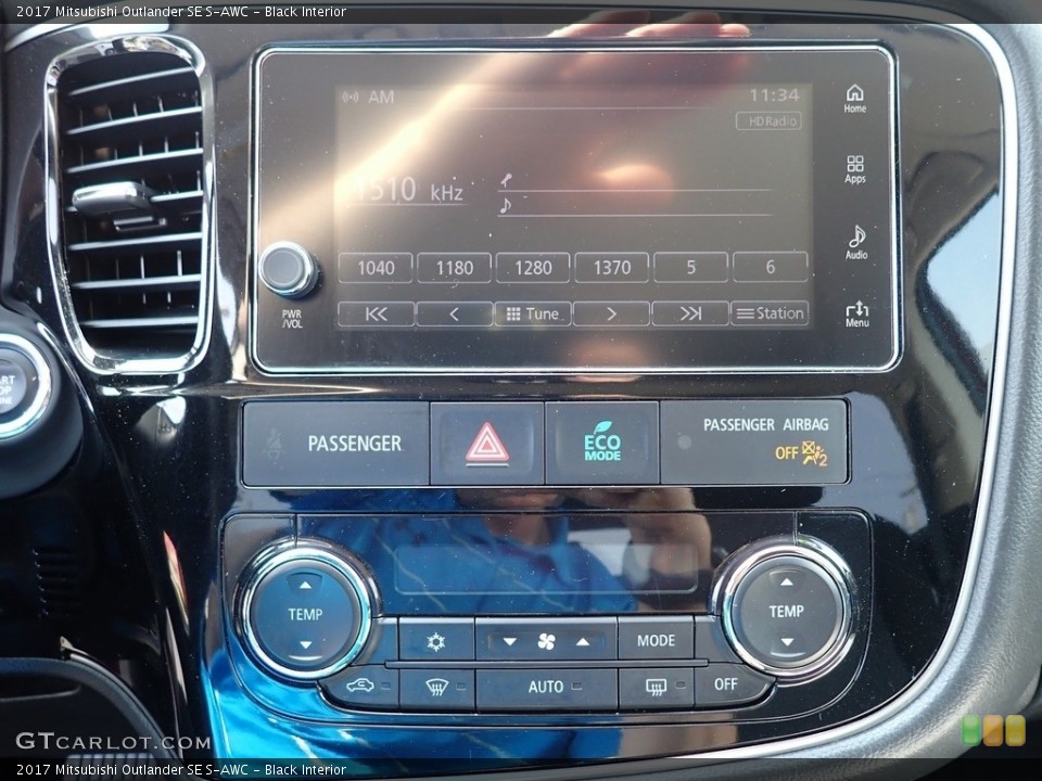 Black Interior Controls for the 2017 Mitsubishi Outlander SE S-AWC #144207492