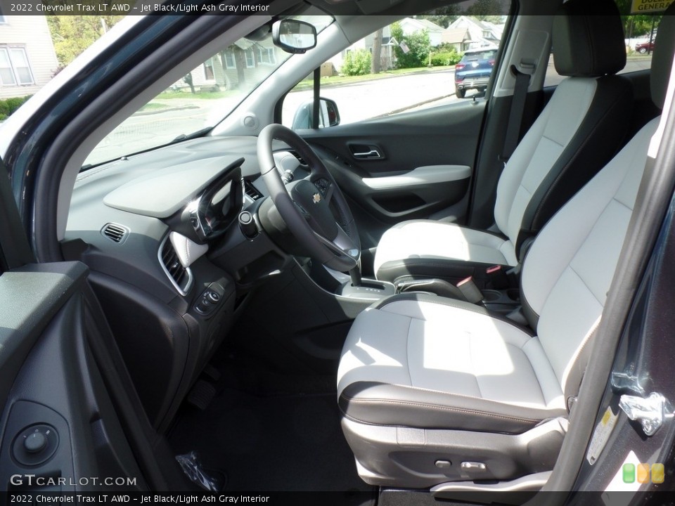 Jet Black/Light Ash Gray Interior Photo for the 2022 Chevrolet Trax LT AWD #144213510