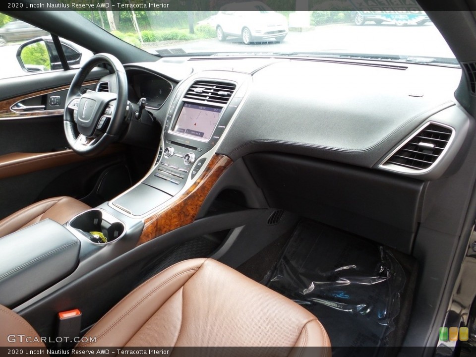 Terracotta Interior Dashboard for the 2020 Lincoln Nautilus Reserve AWD #144220800