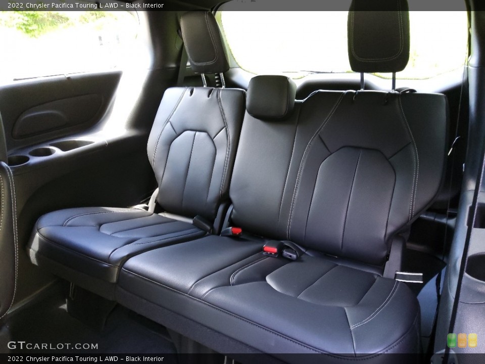 Black Interior Rear Seat for the 2022 Chrysler Pacifica Touring L AWD #144230898