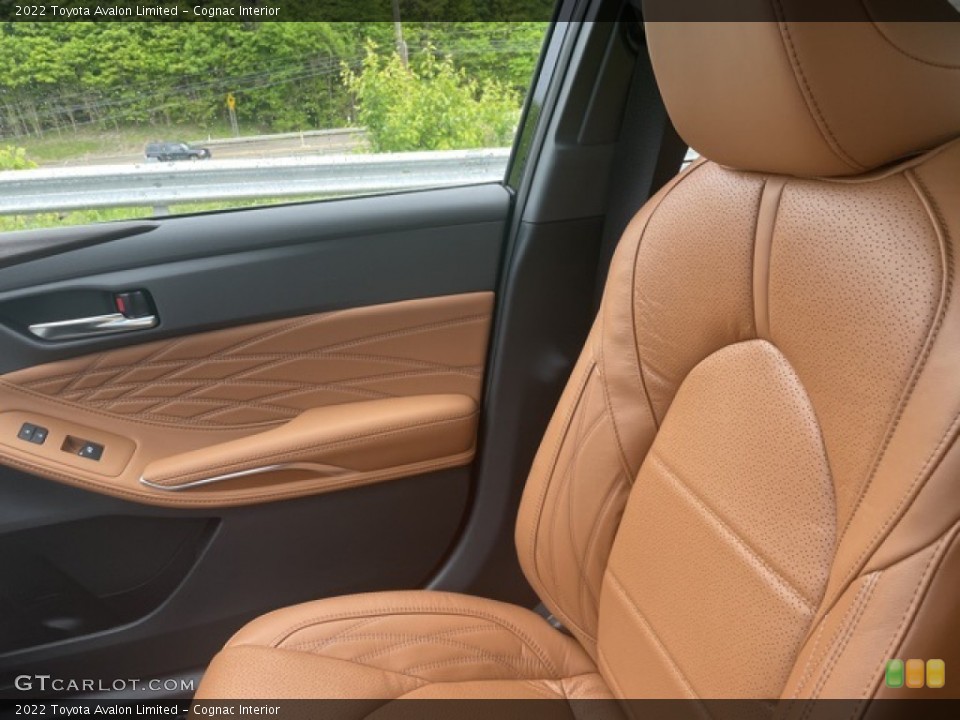 Cognac 2022 Toyota Avalon Interiors