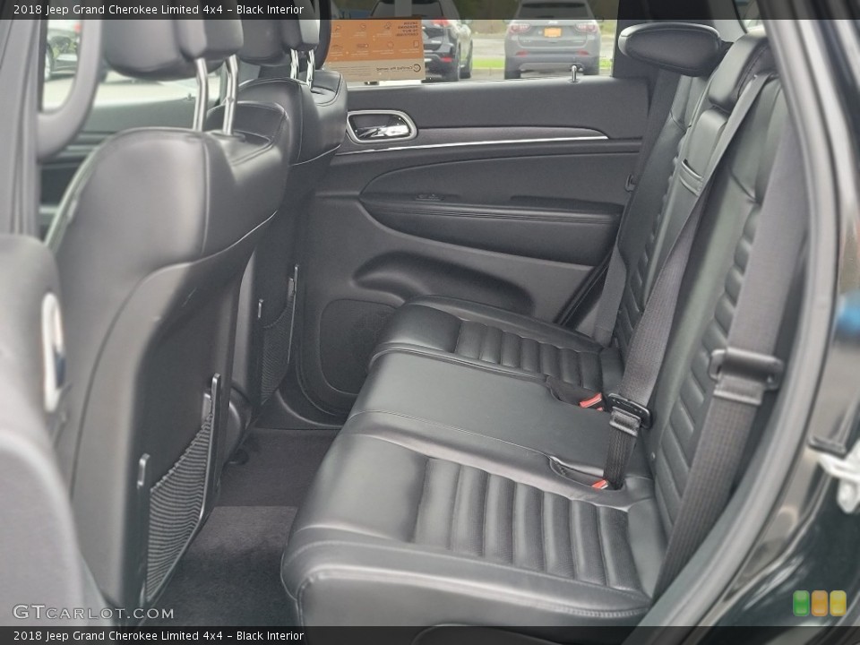 Black Interior Rear Seat for the 2018 Jeep Grand Cherokee Limited 4x4 #144241008