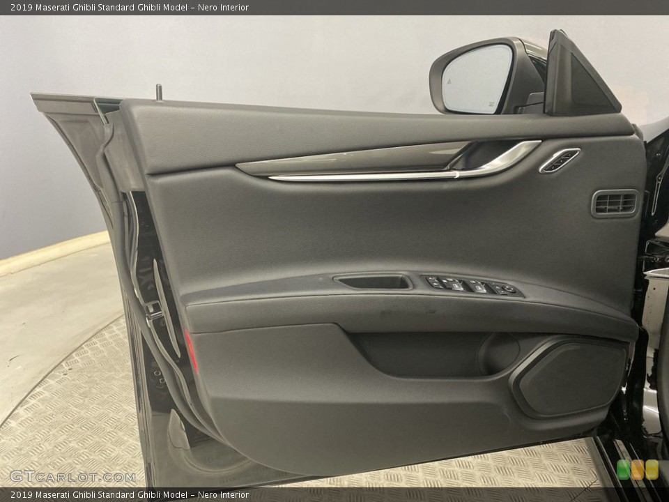 Nero Interior Door Panel for the 2019 Maserati Ghibli  #144269815