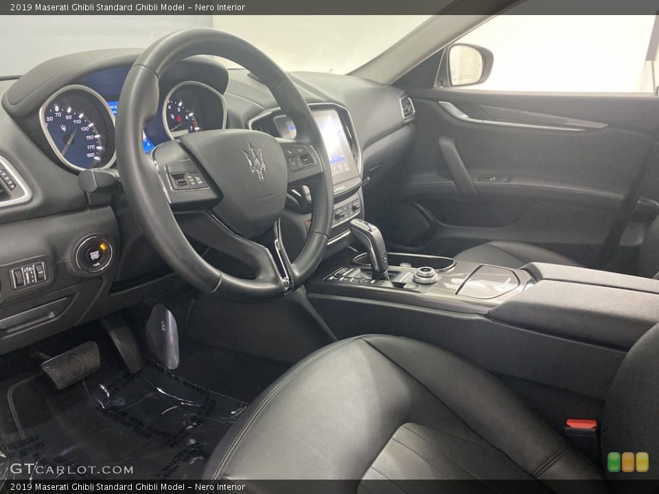 Nero Interior Photo for the 2019 Maserati Ghibli  #144269848