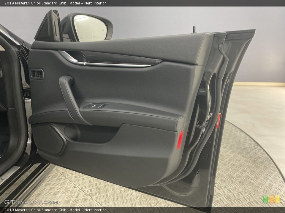 Nero Interior Door Panel for the 2019 Maserati Ghibli  #144270001