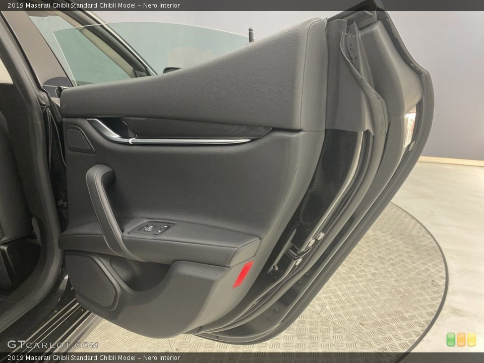 Nero Interior Door Panel for the 2019 Maserati Ghibli  #144270028