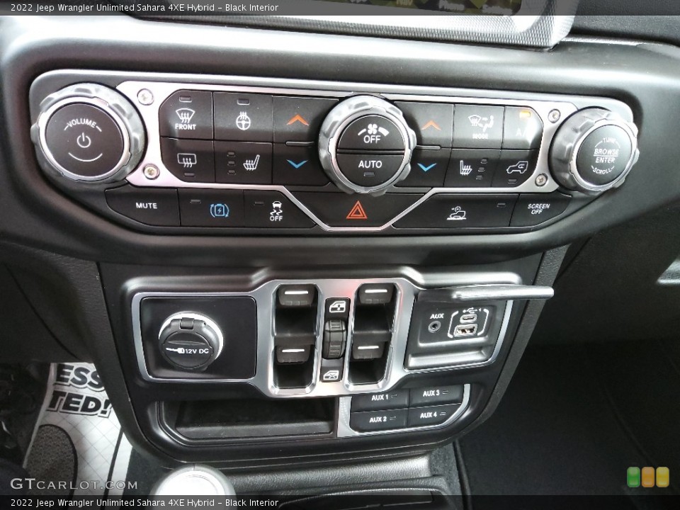 Black Interior Controls for the 2022 Jeep Wrangler Unlimited Sahara 4XE Hybrid #144302623