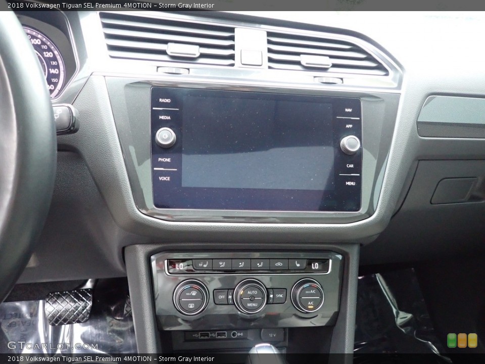 Storm Gray Interior Controls for the 2018 Volkswagen Tiguan SEL Premium 4MOTION #144305703