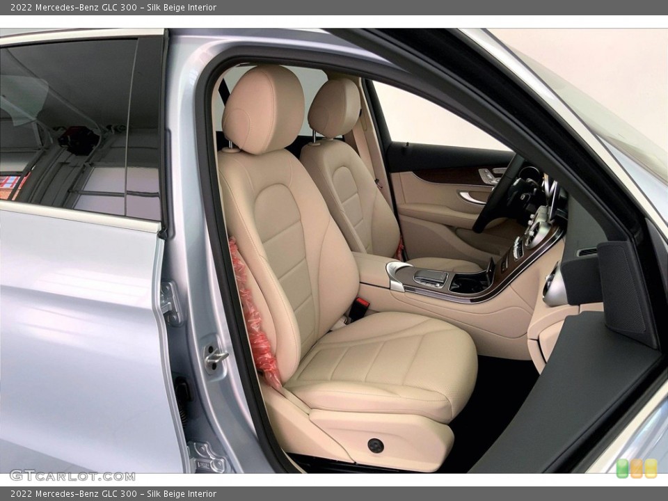 Silk Beige Interior Photo for the 2022 Mercedes-Benz GLC 300 #144338122