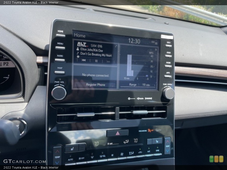 Black Interior Controls for the 2022 Toyota Avalon XLE #144392190