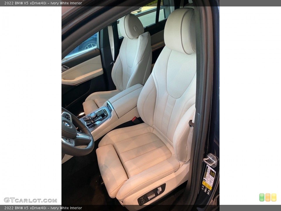 Ivory White Interior Photo for the 2022 BMW X5 xDrive40i #144396385