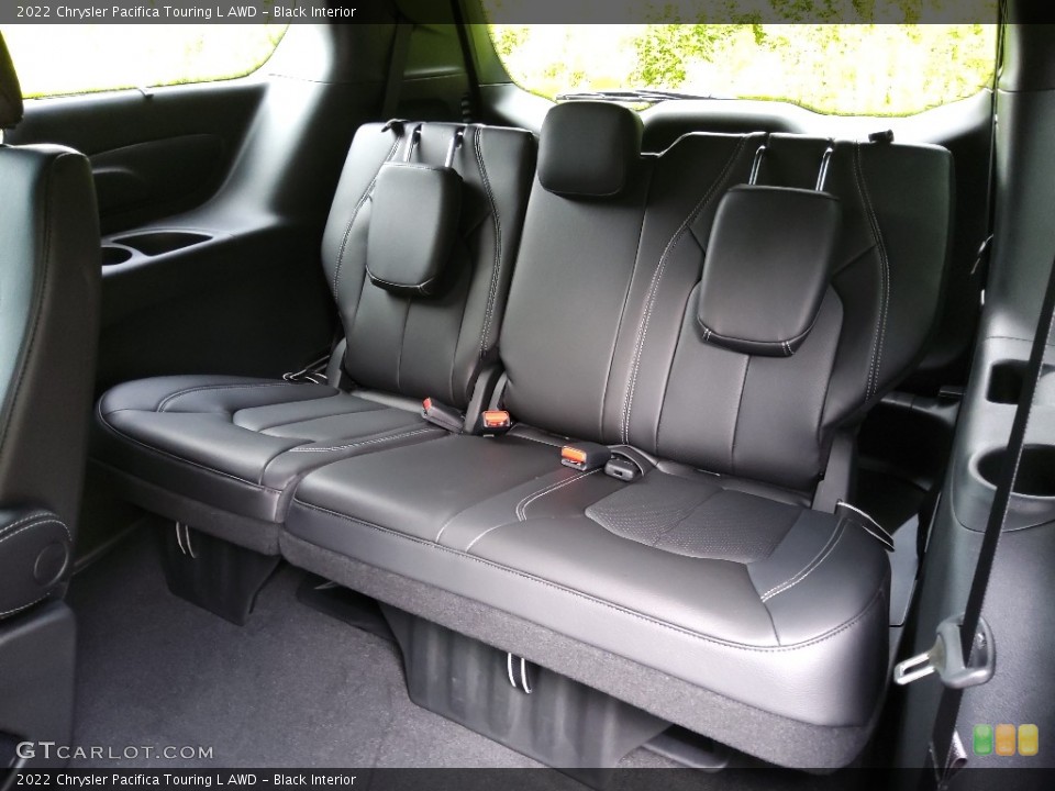 Black Interior Rear Seat for the 2022 Chrysler Pacifica Touring L AWD #144470126