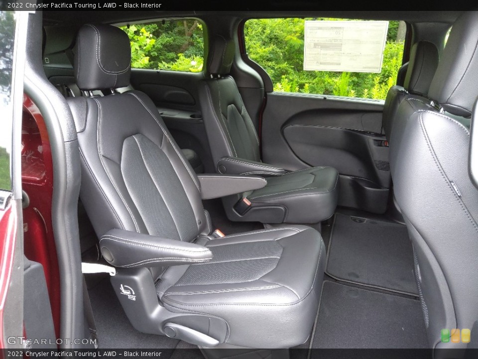 Black Interior Rear Seat for the 2022 Chrysler Pacifica Touring L AWD #144470168