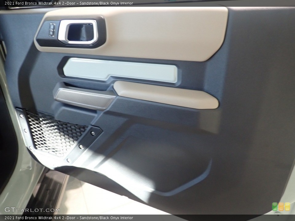 Sandstone/Black Onyx Interior Door Panel for the 2021 Ford Bronco Wildtrak 4x4 2-Door #144482611