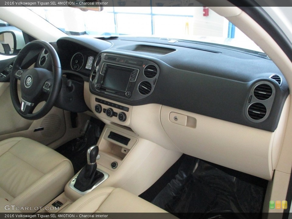 Charcoal Interior Dashboard for the 2016 Volkswagen Tiguan SEL 4MOTION #144538426