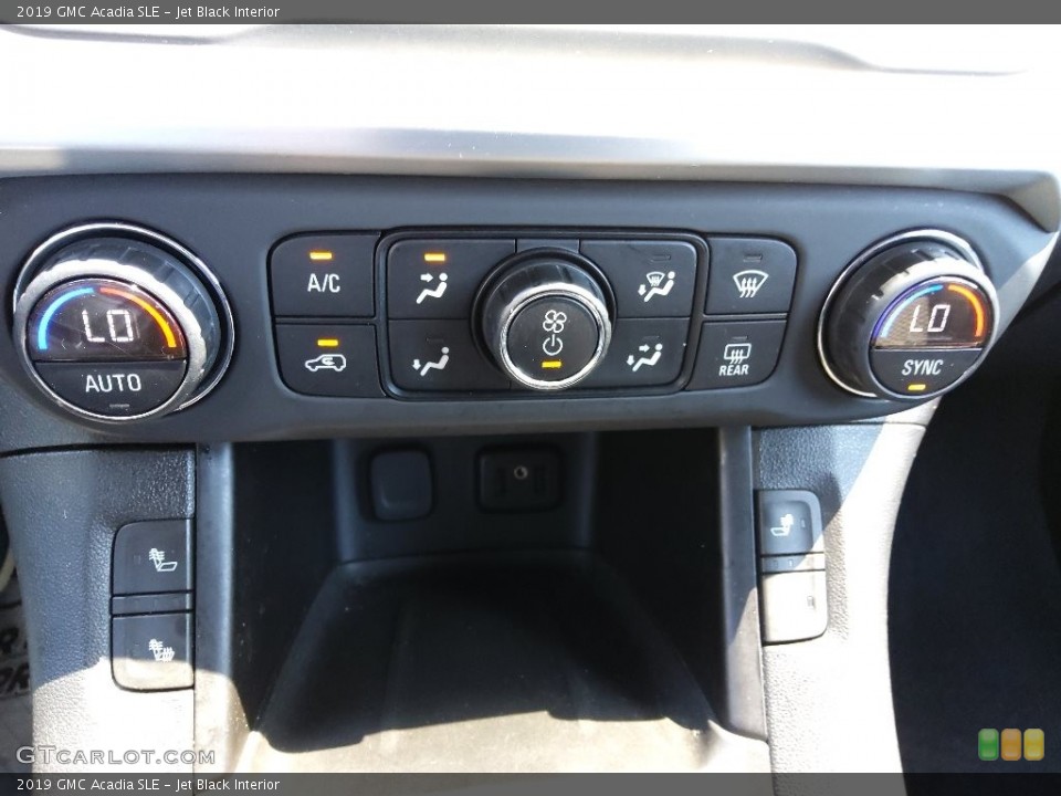 Jet Black Interior Controls for the 2019 GMC Acadia SLE #144555586