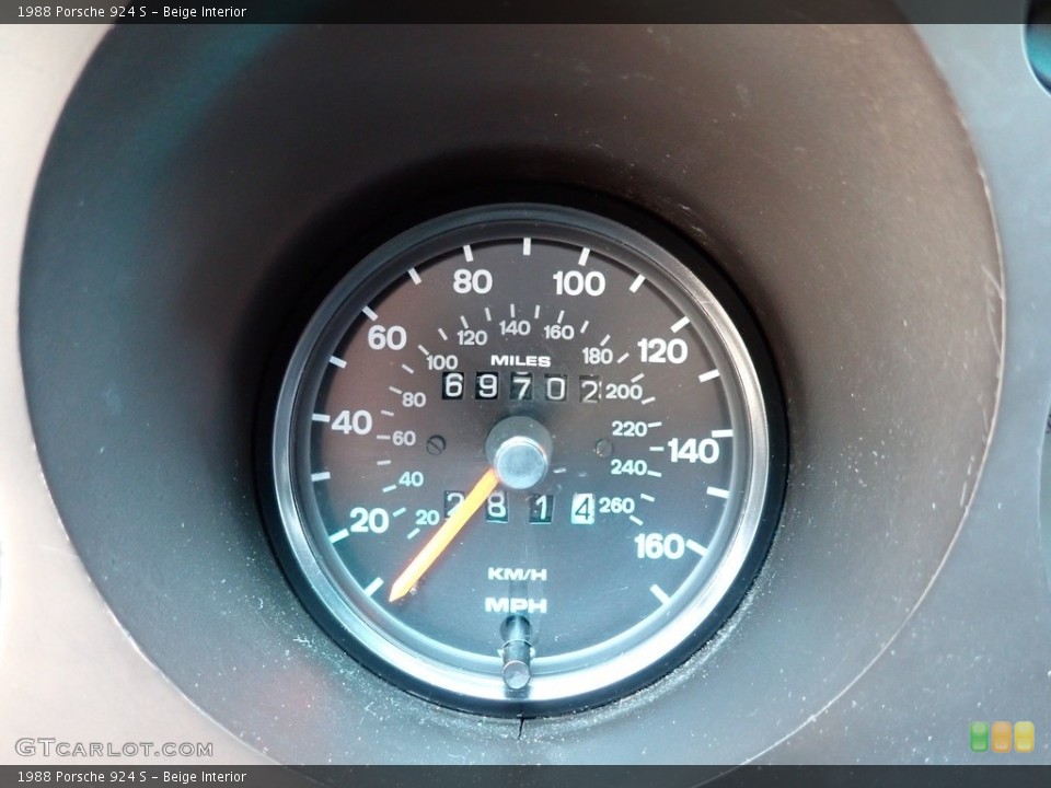 Beige Interior Gauges for the 1988 Porsche 924 S #144581060