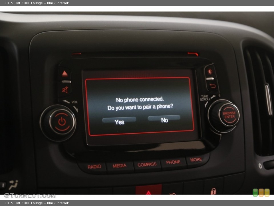 Black Interior Controls for the 2015 Fiat 500L Lounge #144594757