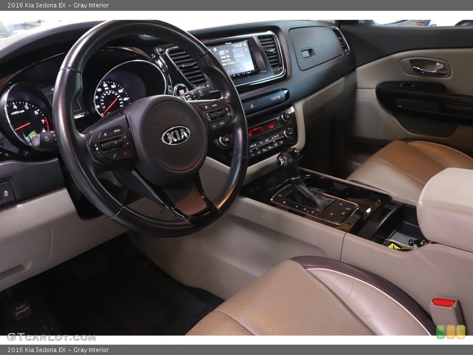 Gray Interior Photo for the 2016 Kia Sedona EX #144627032