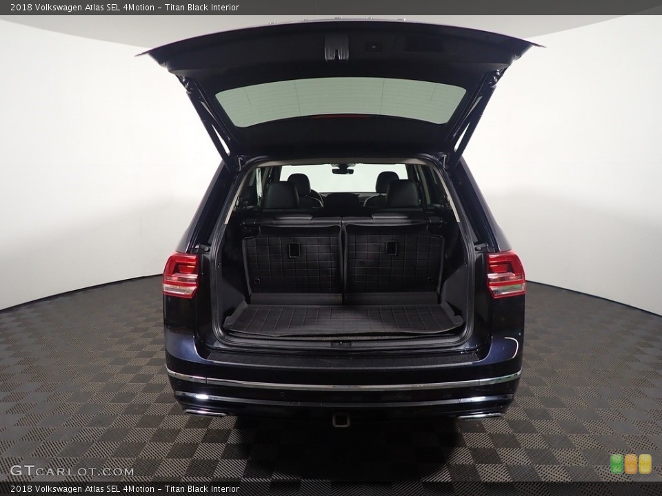 Titan Black Interior Trunk for the 2018 Volkswagen Atlas SEL 4Motion #144641894