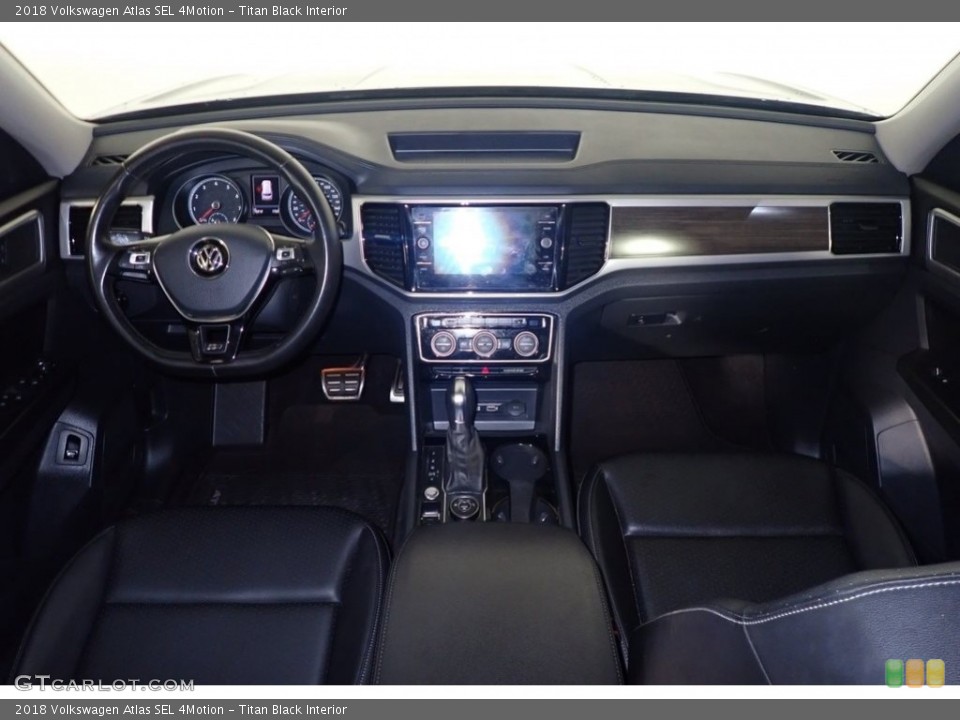 Titan Black Interior Photo for the 2018 Volkswagen Atlas SEL 4Motion #144642152