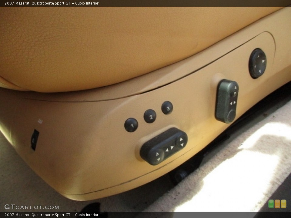 Cuoio Interior Controls for the 2007 Maserati Quattroporte Sport GT #144642812