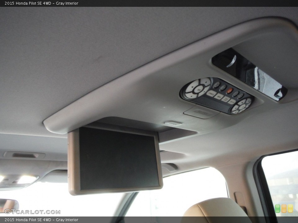 Gray Interior Entertainment System for the 2015 Honda Pilot SE 4WD #144647756