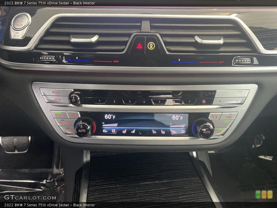 Black Interior Controls for the 2022 BMW 7 Series 750i xDrive Sedan #144651712
