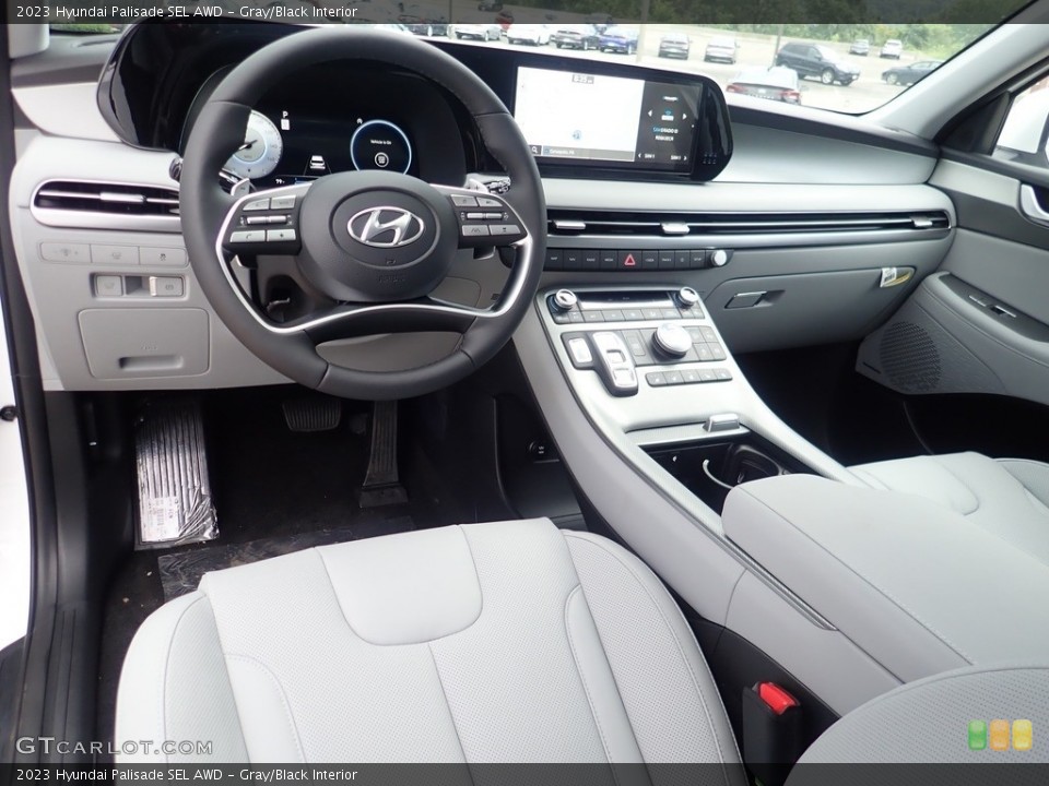 Gray/Black Interior Photo for the 2023 Hyundai Palisade SEL AWD #144660480