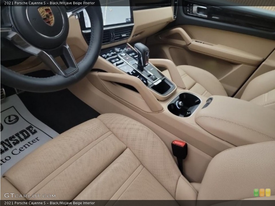 Black/Mojave Beige Interior Photo for the 2021 Porsche Cayenne S #144671528