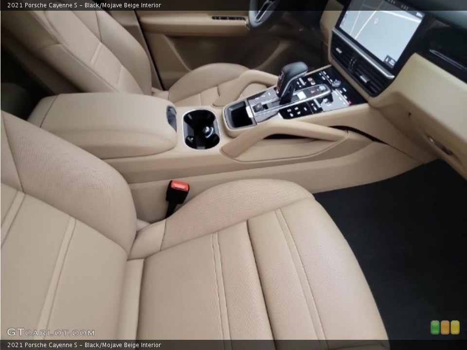 Black/Mojave Beige Interior Front Seat for the 2021 Porsche Cayenne S #144671555