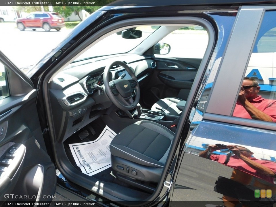 Jet Black Interior Front Seat for the 2023 Chevrolet TrailBlazer LT AWD #144689391