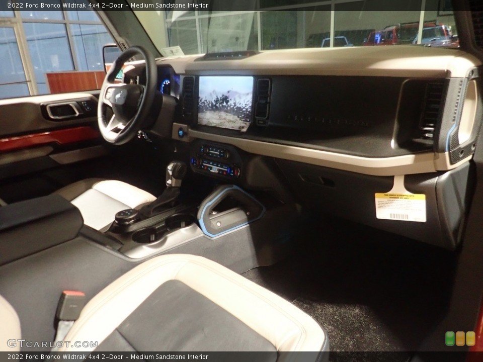 Medium Sandstone Interior Photo for the 2022 Ford Bronco Wildtrak 4x4 2-Door #144690288